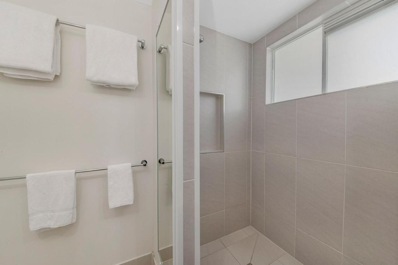 Endeavour Inn Emu Park Kültér fotó