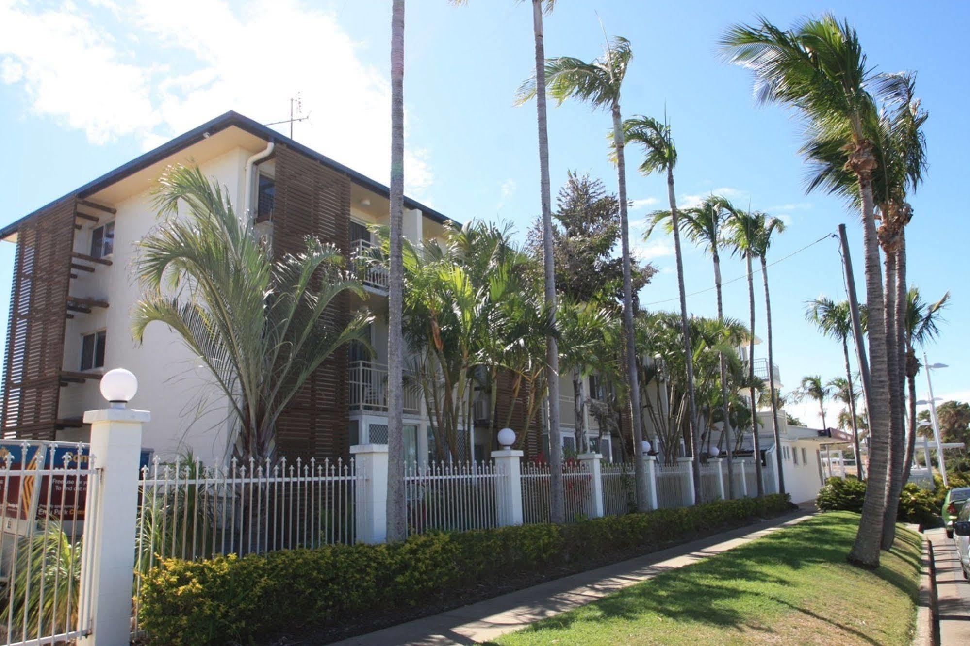 Endeavour Inn Emu Park Kültér fotó