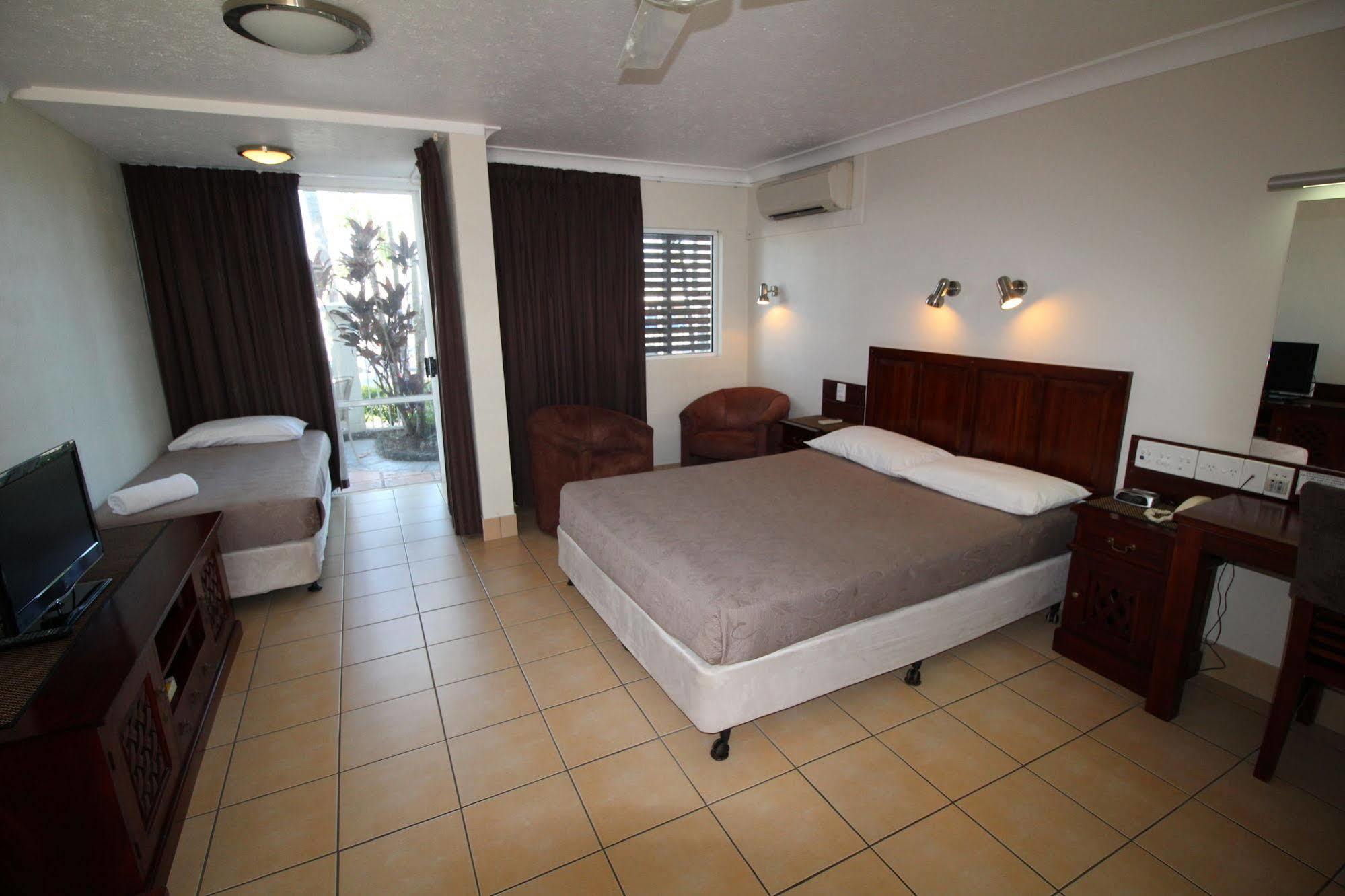 Endeavour Inn Emu Park Kültér fotó